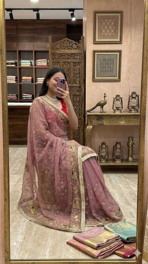 Hathi Jaal Vintage Aari Taari Georgette Saree