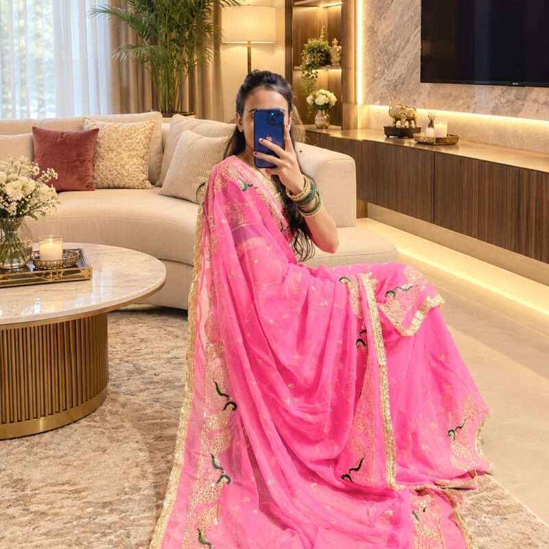 Couple Mor Ari-Tari Jaal Work Georgette Saree